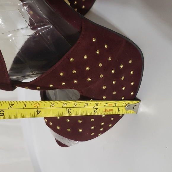 Bebe Burgundy with gold accents platform Heels size 6 - Picture 5 of 10